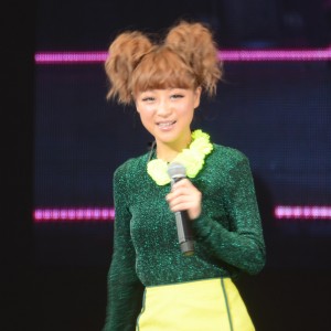 バラエティ番組でおバカっぷりが人気　モデル・鈴木奈々