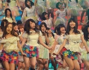 AKB48　メドレーで早着替え&恒例の人文字　紅白リハーサルの模様