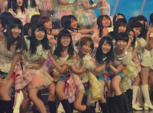 AKB48　メドレーで早着替え&恒例の人文字　紅白リハーサルの模様