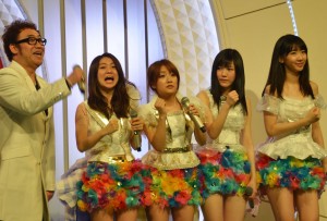 AKB48　MCではコロッケと五木ひろしのものまねで曲紹介も