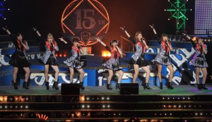 今年デビュー10年目を迎えるBerryz工房は新曲「アジアン セレブレイション」を披露