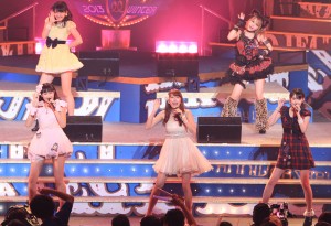 里田まいがサプライズ出演　15周年記念新春恒例ハロプロライブ