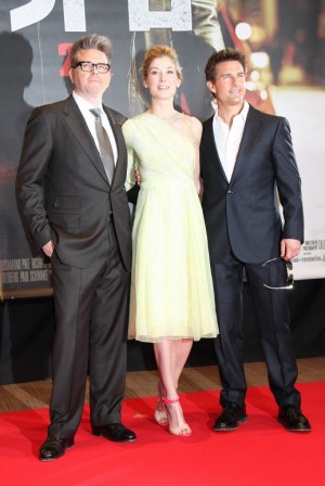 クリストファー・マッカリー監督、ロザムンド・パイク、トム・クルーズ