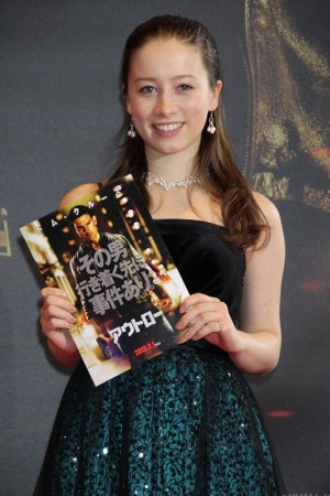 ドーキンズ英里奈、「アウトロー」ジャパンプレミアに登場