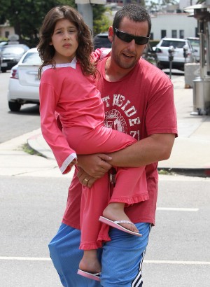 ワースト主演男優賞ノミネート：アダム・サンドラー（写真右）