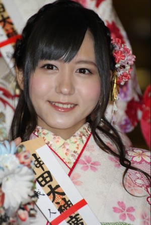 新成人となり華やかな晴れ着を披露したAKB48島田晴香