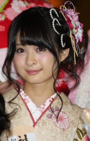 新成人となり華やかな晴れ着を披露したSKE48小木曽汐莉