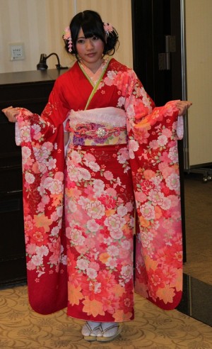 新成人となり華やかな晴れ着を披露したSKE48小林亜実