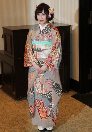 新成人となり華やかな晴れ着を披露したAKB48仁藤萌乃