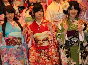 新成人となり華やかな晴れ着を披露した48グループ17名