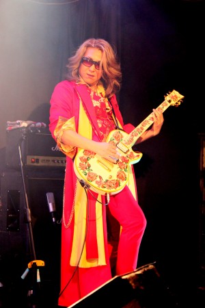 25周年で再始動するシャ乱Qのはたけ