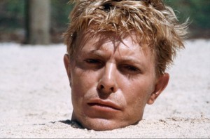 デヴィッド・ボウイ、「戦場のメリークリスマス」（83）