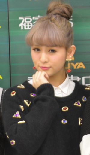 ムック「ハロー！チャンネル」発売記念握手会（菅谷梨沙子）