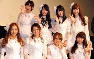 舞台挨拶に登場したAKBメンバー