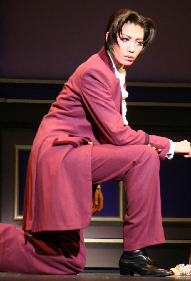 宝塚歌劇 逆転裁判3 通し稽古公開 悠未ひろ演じる検事がタイムトラベル 13年1月22日 写真 クランクイン