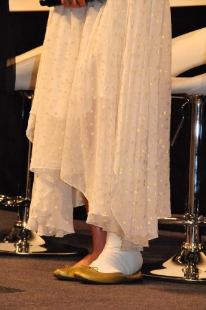 全治2ヵ月の怪我を負った釈由美子の足