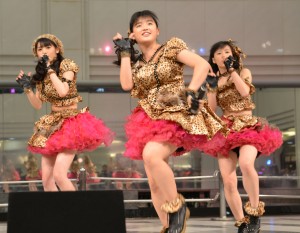 新メンバーで代表曲「LOVEマシーン」も披露／モーニング娘。新曲「Help me!」発売イベント