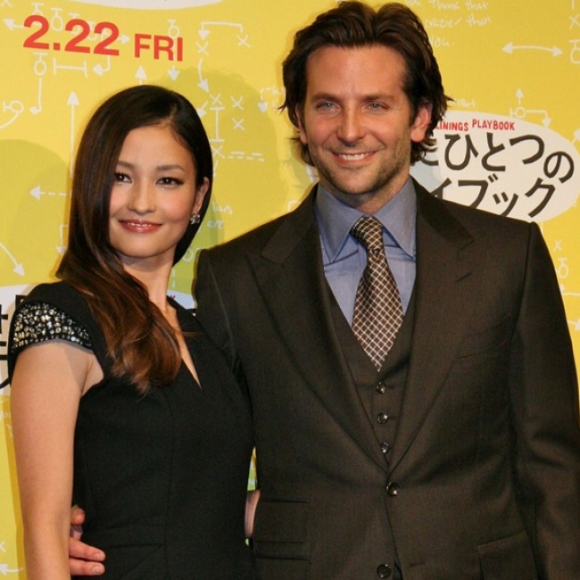 注目フォト　ちょっとふっくら黒木メイサ、ブラッドリー・クーパーと意気投合