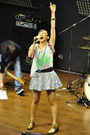 吉木りさ、初単独ライブ SPECIAL LIVE