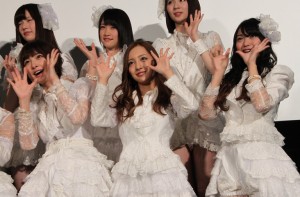 「DOCUMENTARY OF AKB48 NO FLOWER WITHOUT RAIN 少女たちは涙の後に何を見る?」初日舞台挨拶