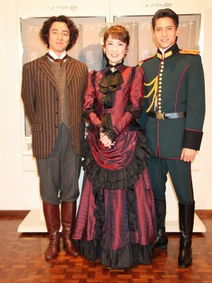 左から葛山信吾、一路真輝、伊礼彼方