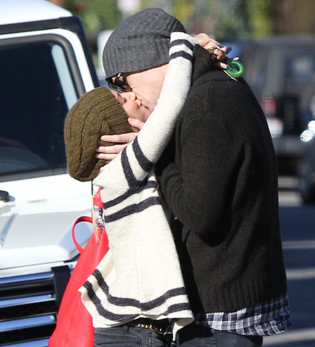 アシュレイ・ティスデイル　Christopher French　ashley tisdale クリストファー・フレンチ