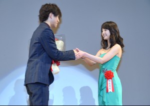 エランドール賞にて花束ゲストとして登場した、堀北真希