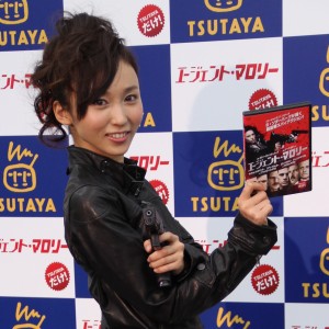 コスプレ吉木りさ、全身レザー姿をお披露目