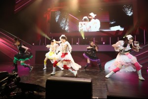 ももいろクローバーZ、「ももクロくらぶ×○×○　～バレンタイン DE NIGHTだぁ～Z！」の様子