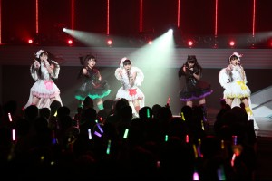 ももいろクローバーZ、「ももクロくらぶ×○×○　～バレンタイン DE NIGHTだぁ～Z！」の様子