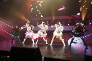 ももいろクローバーZ、「ももクロくらぶ×○×○　～バレンタイン DE NIGHTだぁ～Z！」の様子 