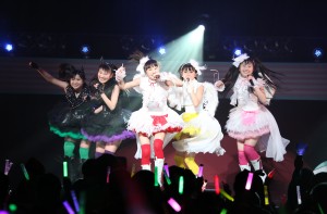 ももいろクローバーZ、「ももクロくらぶ×○×○　～バレンタイン DE NIGHTだぁ～Z！」の様子