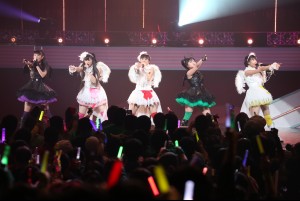 ももいろクローバーZ、「ももクロくらぶ×○×○　～バレンタイン DE NIGHTだぁ～Z！」の様子