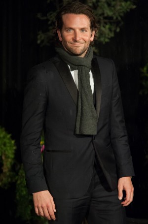 ＜2013英国アカデミー賞・レッドカーペット＞ブラッドリー・クーパー