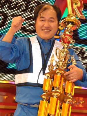 「賞金の半分は母親に」と語った、R-1グランプリ優勝者の三浦マイルド