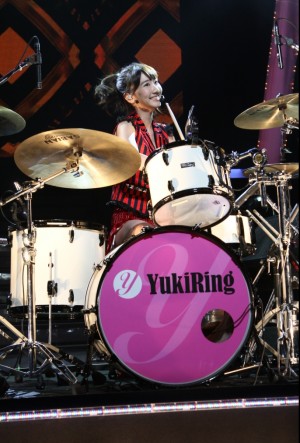 AKB48柏木由紀、ソロライブの様子