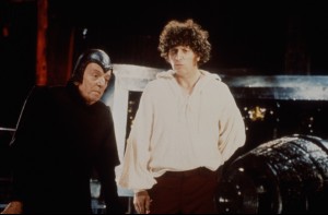「ドクター・フー」4代目ドクター（1974－1981）を務めた、トム・ベイカー（右）