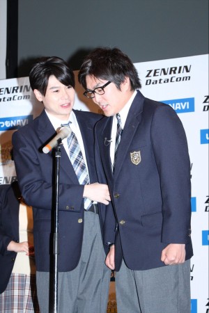 「いつもNAVI学園際」に登場した、平成ノブシコブシの吉村崇と徳井健太