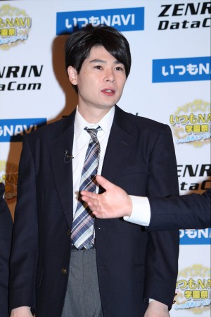 「いつもNAVI学園際」に登場した、平成ノブシコブシの吉村崇