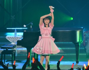 真野恵里菜、ハロプロ卒業ライブの模様