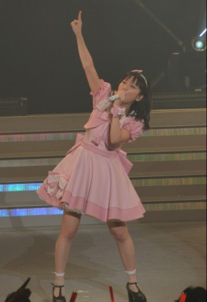 真野恵里菜、ハロプロ卒業ライブの模様