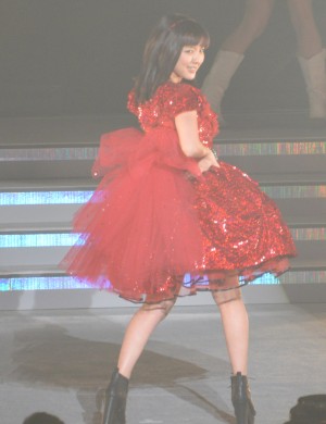 真野恵里菜、ハロプロ卒業ライブの模様