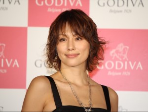 GODIVA主催のホワイトデーイベントに登場した、米倉涼子