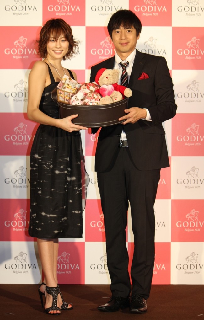 GODIVAホワイトデーイベント20130228、米倉涼子と徳井義実
