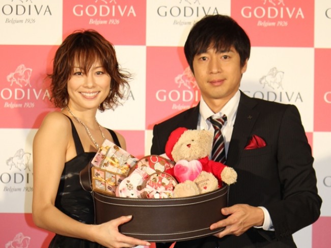 GODIVAホワイトデーイベント20130228、米倉涼子と徳井義実