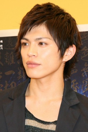 舞台版「耳なし芳一」囲み取材に登場した、山本裕典