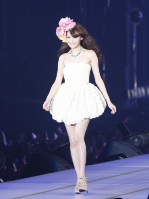 大政絢、東京ガールズコレクション2013春夏