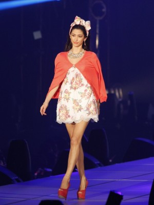 メロディー洋子、TREAD STAGE／DURAS／東京ガールズコレクション2013春夏