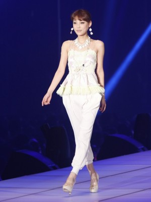 南篠有香、TREAD STAGE／DURAS／東京ガールズコレクション2013春夏