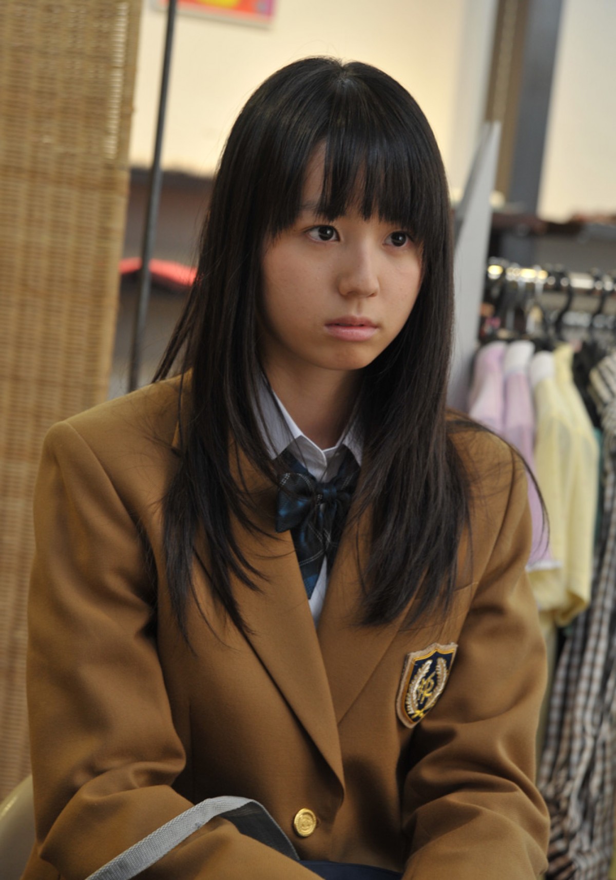 小池里奈が 極妻 最新作に参戦 シリーズ初の部屋住み女子高生を熱演 13年3月7日 映画 ニュース クランクイン